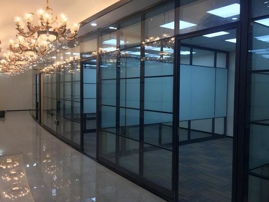 प्रभावी यूवी सुरक्षा और बेहतर ध्वनिक प्रदर्शन के लिए पर्यावरण के अनुकूल लेमिनेटेड ध्वनिक ग्लास पैनल